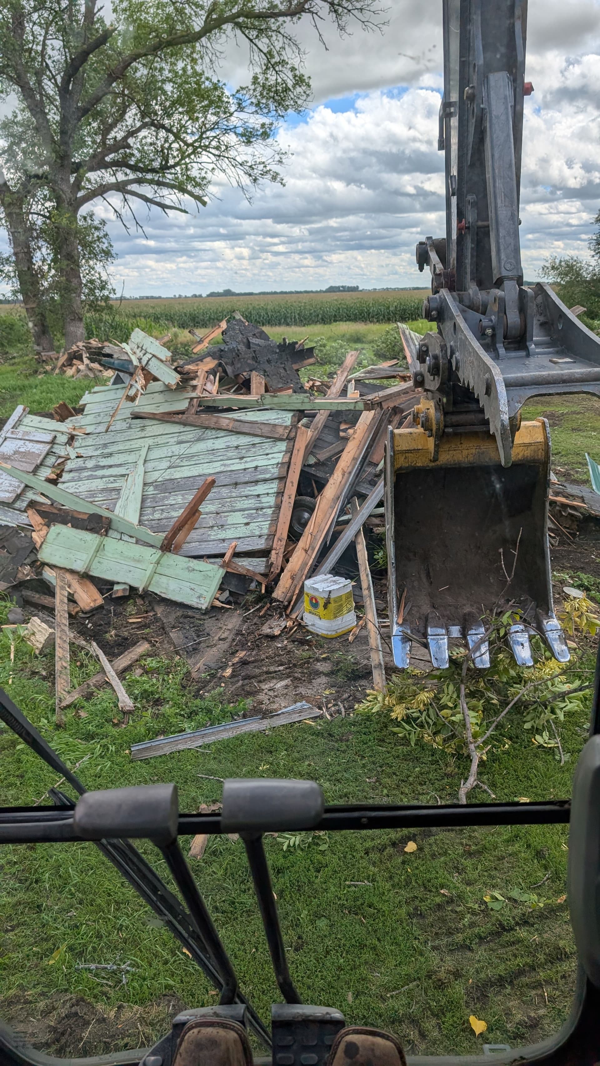 Gallery photos for Overgrown Rural Property Cleared and Opened Up the Right Way: Image #3